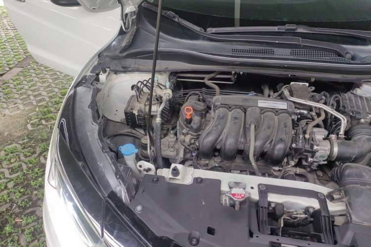 Used Honda Vezel 2022 1.5L CVT Elite Smart Edition Engine Bay Right