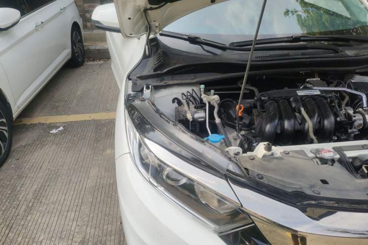 Used Honda Vezel 2022 1.5L CVT Elite Smart Edition Engine Bay Right