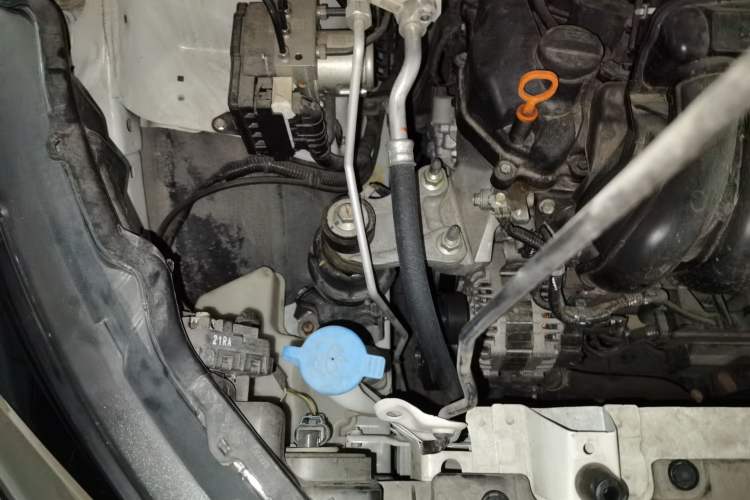 Used Honda Vezel 2022 1.5L CVT Elite Smart Edition Engine Bay Right