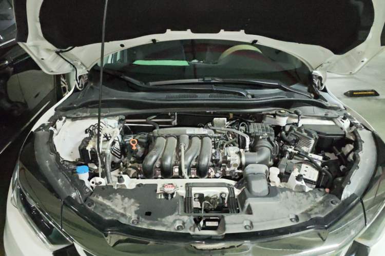 Used Honda Vezel 2022 1.5L CVT Elite Smart Edition Engine Bay