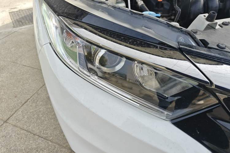 Used Honda Vezel 2022 1.5L CVT Elite Smart Edition Exterior 6