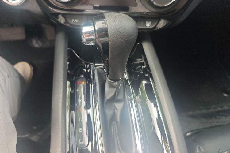 Used Honda Vezel 2022 1.5L CVT Elite Smart Edition Gear Lever