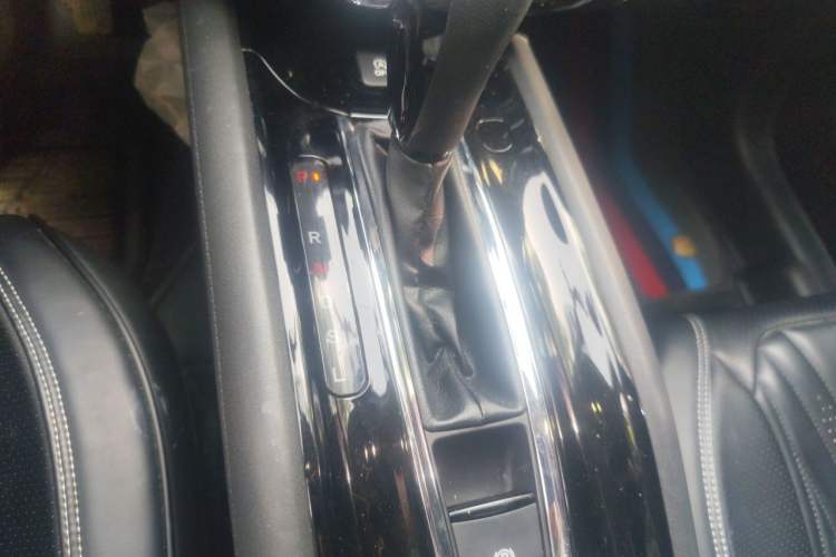 Used Honda Vezel 2022 1.5L CVT Phantom Night Pioneer Edition Gear Lever