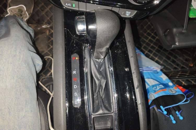 Used Honda Vezel 2022 1.5L CVT Phantom Night Pioneer Edition Gear Lever