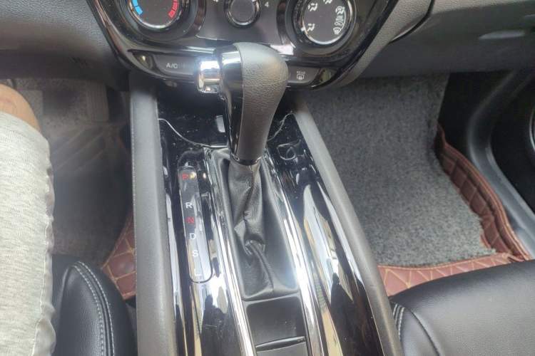 Used Honda Vezel 2022 1.5L CVT Elite Smart Edition Gear Lever