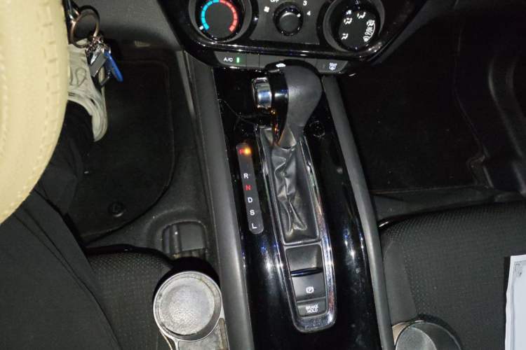 Used Honda Vezel 2022 1.5L CVT Elite Smart Edition Gear Lever