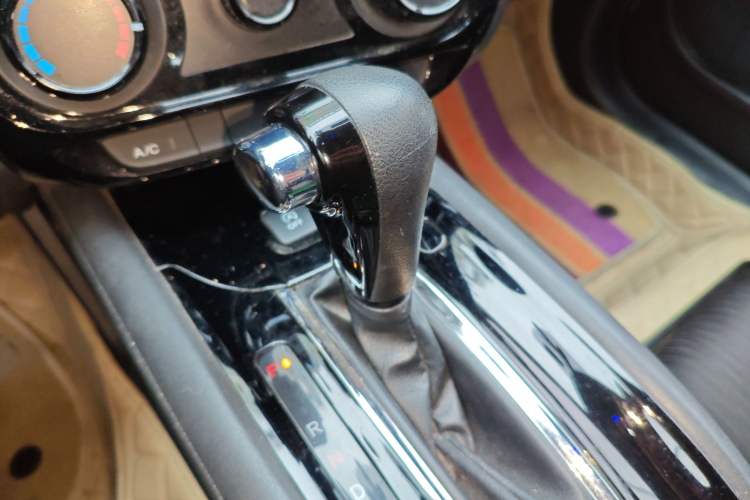 Used Honda Vezel 2022 1.5L CVT Phantom Night Pioneer Edition Gear Lever