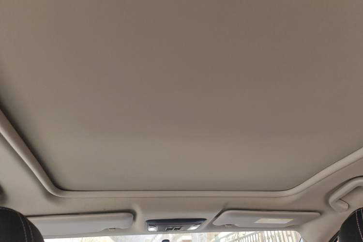 Used Honda Vezel 2022 1.5L CVT Phantom Night Pioneer Edition Headliner
