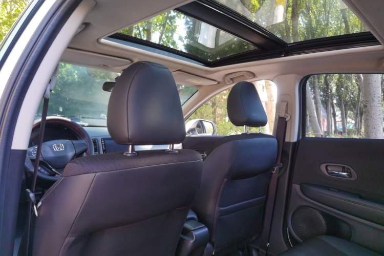 Used Honda Vezel 2022 1.5L CVT Phantom Night Pioneer Edition Headliner