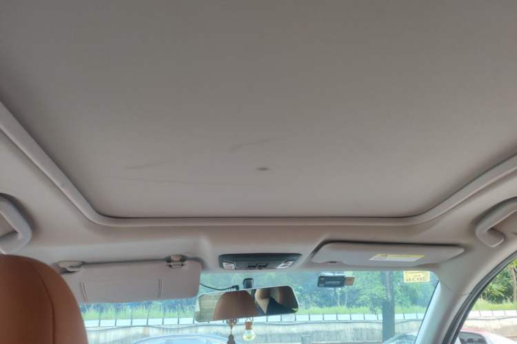 Used Honda Vezel 2022 1.5L CVT Elite Smart Edition Headliner