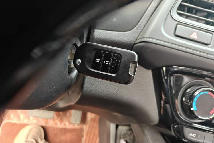 Used Honda Vezel 2022 1.5L CVT Elite Smart Edition Interior 1