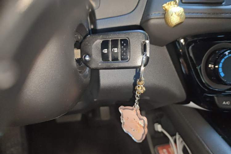 Used Honda Vezel 2022 1.5L CVT Phantom Night Pioneer Edition Interior 1