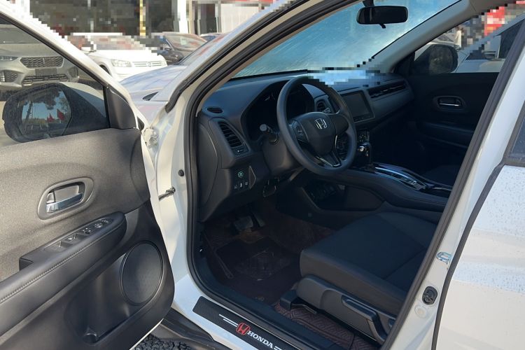 Used Honda Vezel 2022 1.5L CVT Elite Smart Edition Interior 2