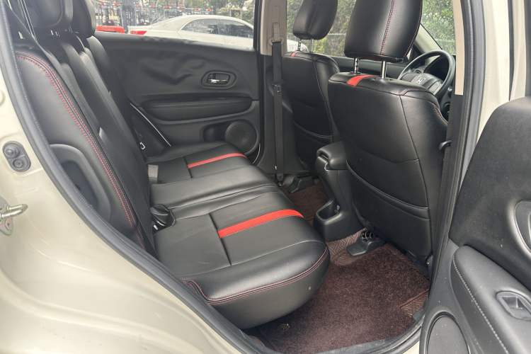 Used Honda Vezel 2022 1.5L CVT Elite Smart Edition Interior 3