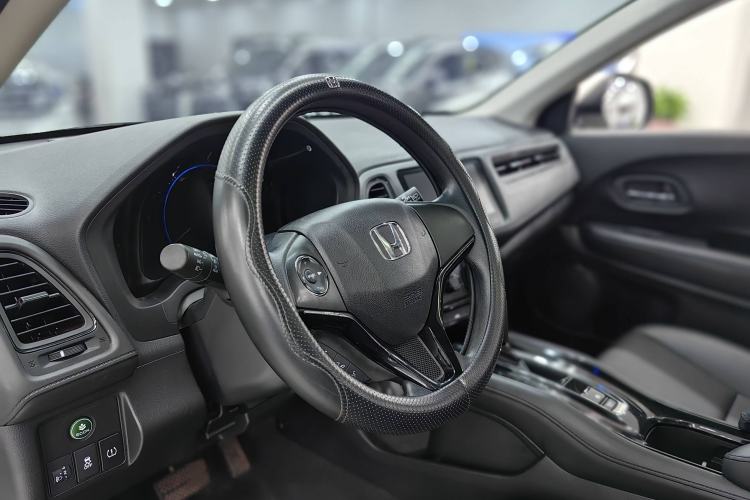 Used Honda Vezel 2022 1.5L CVT Elite Smart Edition Interior 4
