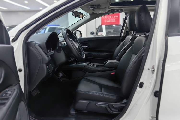 Used Honda Vezel 2022 1.5L CVT Elite Smart Edition Interior 5