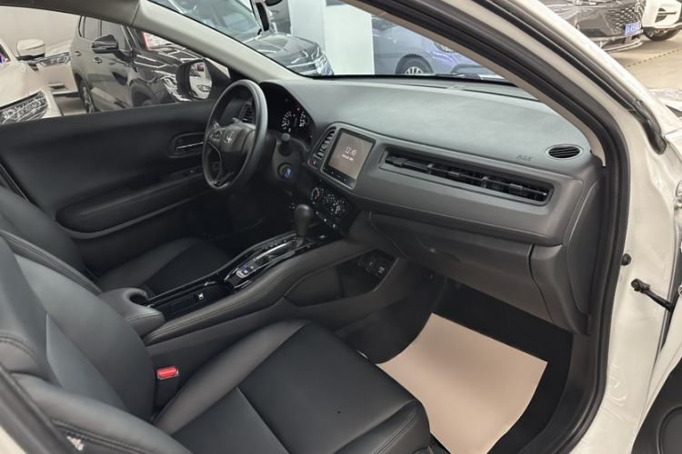 Used Honda Vezel 2022 1.5L CVT Elite Smart Edition Interior 8
