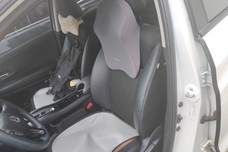 Used Honda Vezel 2022 1.5L CVT Phantom Night Pioneer Edition Left Front Seat