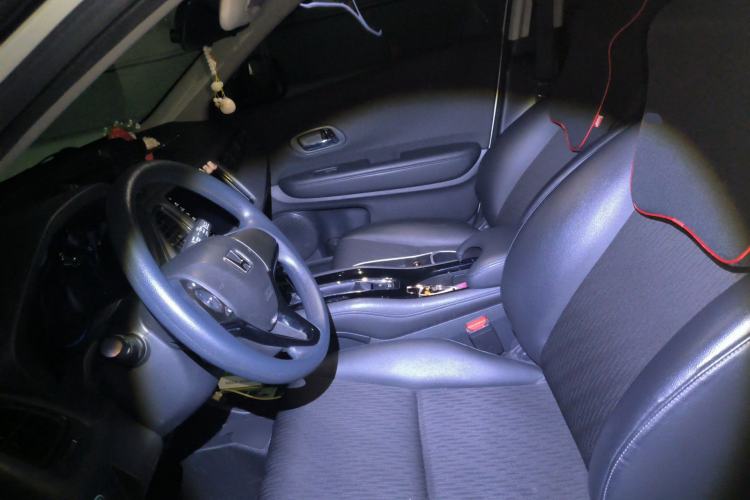 Used Honda Vezel 2022 1.5L CVT Phantom Night Pioneer Edition Left Front Seat