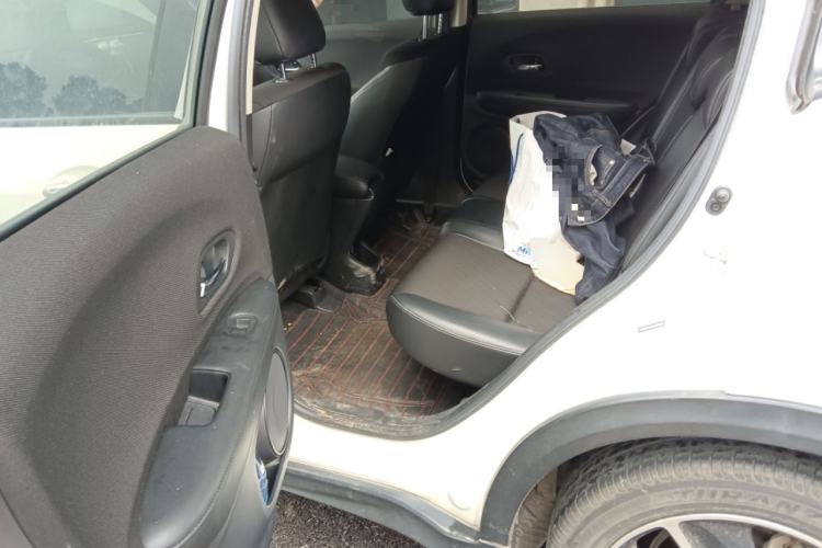 Used Honda Vezel 2022 1.5L CVT Phantom Night Pioneer Edition Left Rear Seat