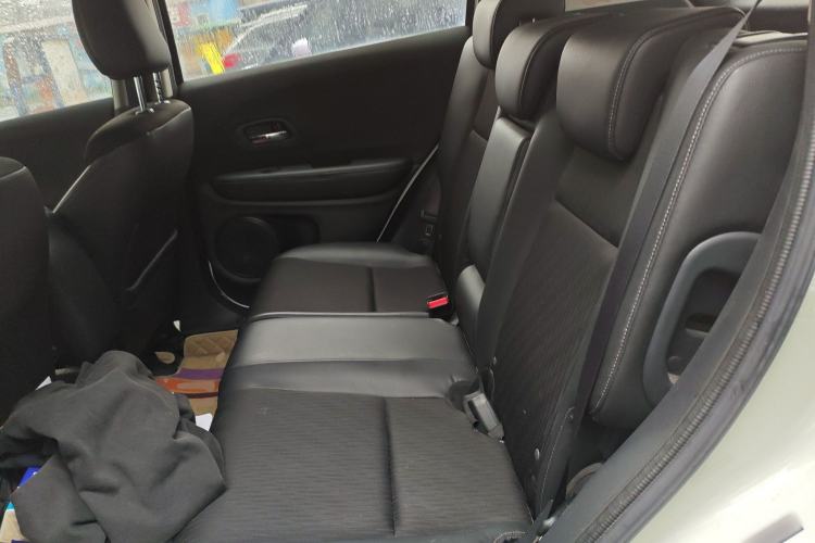 Used Honda Vezel 2022 1.5L CVT Phantom Night Pioneer Edition Left Rear Seat