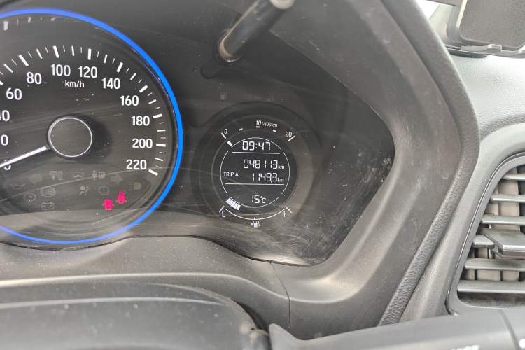 Used Honda Vezel 2022 1.5L CVT Elite Smart Edition Odometer Close Up