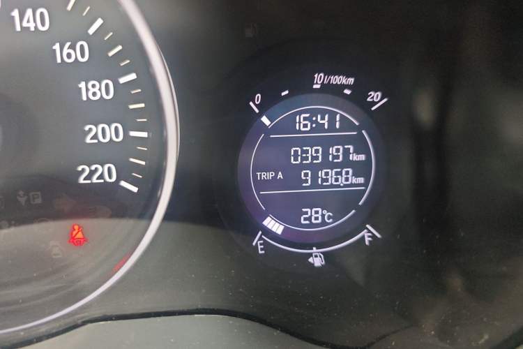 Used Honda Vezel 2022 1.5L CVT Elite Smart Edition Odometer Close Up