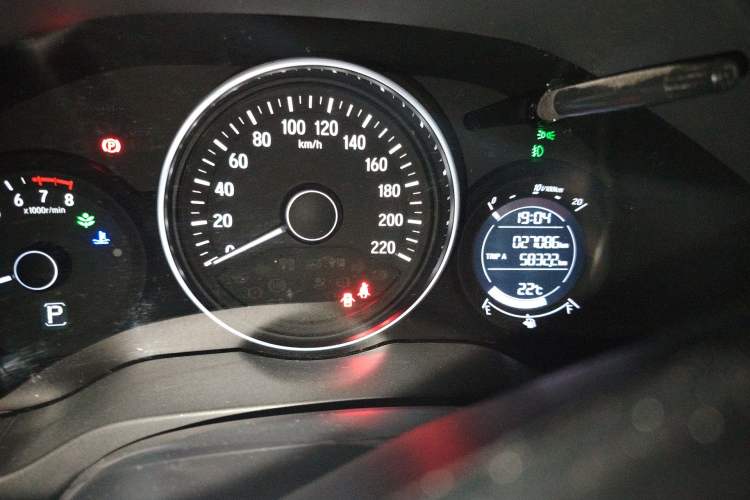 Used Honda Vezel 2022 1.5L CVT Phantom Night Pioneer Edition Odometer Close Up