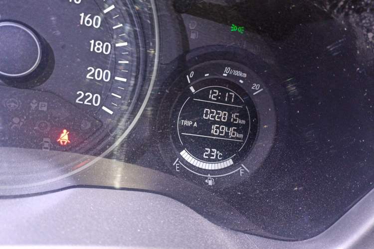Used Honda Vezel 2022 1.5L CVT Elite Smart Edition Odometer Close Up