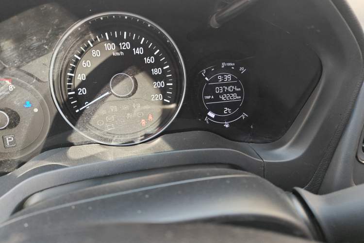 Used Honda Vezel 2022 1.5L CVT Phantom Night Pioneer Edition Odometer Close Up