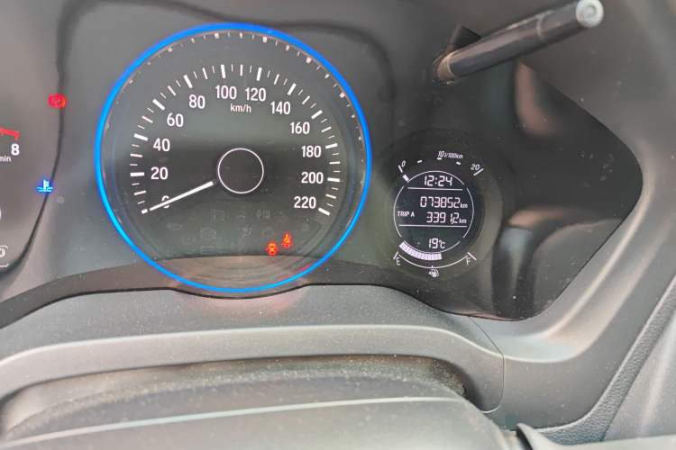 Used Honda Vezel 2022 1.5L CVT Phantom Night Pioneer Edition Odometer Close Up