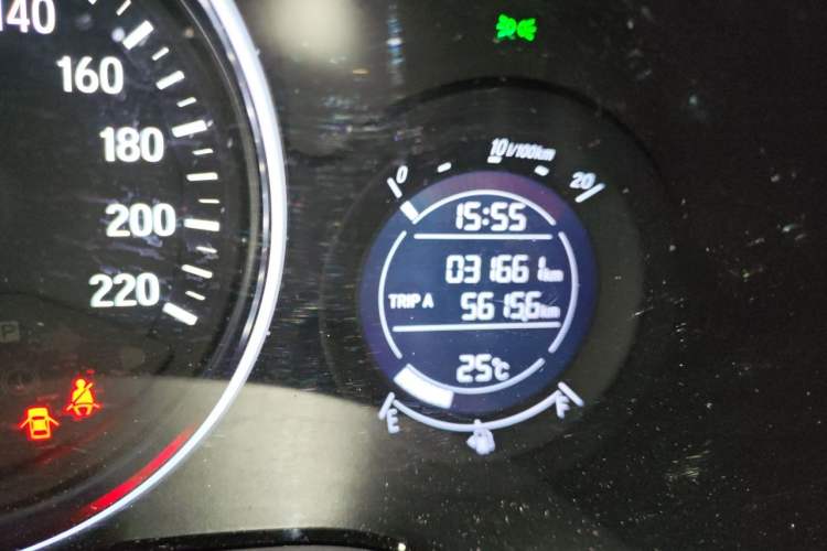 Used Honda Vezel 2022 1.5L CVT Elite Smart Edition Odometer Close Up