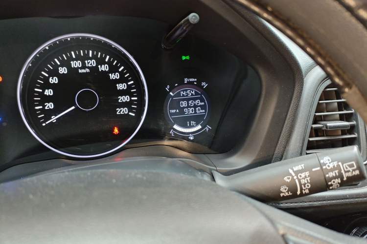 Used Honda Vezel 2022 1.5L CVT Phantom Night Pioneer Edition Odometer Close Up