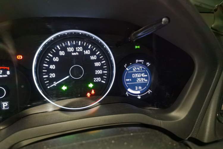 Used Honda Vezel 2022 1.5L CVT Elite Smart Edition Odometer Close Up