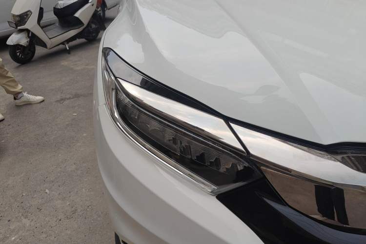 Used Honda Vezel 2022 1.5L CVT Phantom Night Pioneer Edition Right Front Headlight