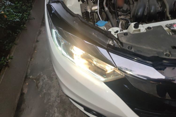Used Honda Vezel 2022 1.5L CVT Elite Smart Edition Right Front Headlight