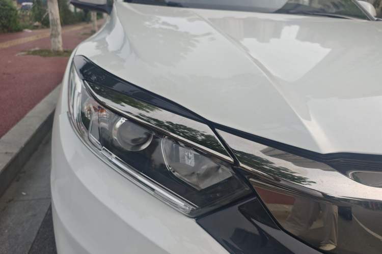 Used Honda Vezel 2022 1.5L CVT Elite Smart Edition Right Front Headlight