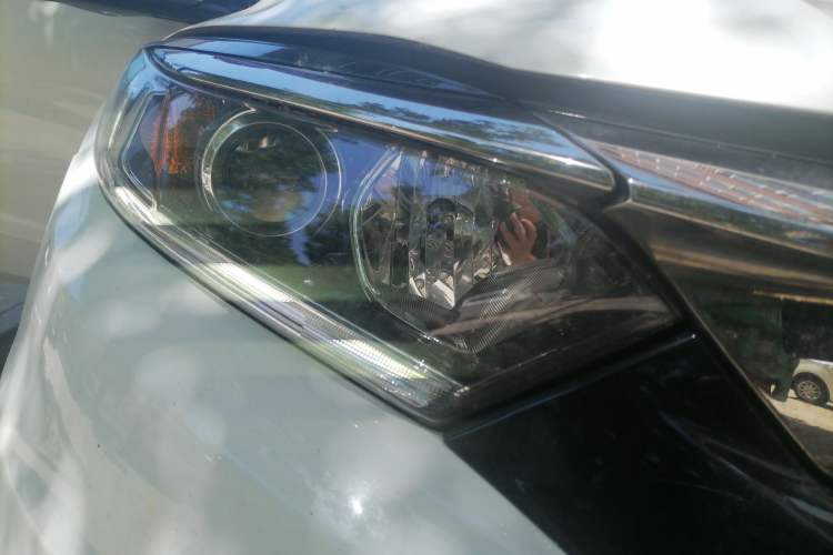 Used Honda Vezel 2022 1.5L CVT Elite Smart Edition Right Front Headlight