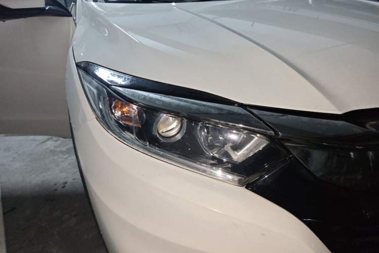 Used Honda Vezel 2022 1.5L CVT Phantom Night Pioneer Edition Right Front Headlight