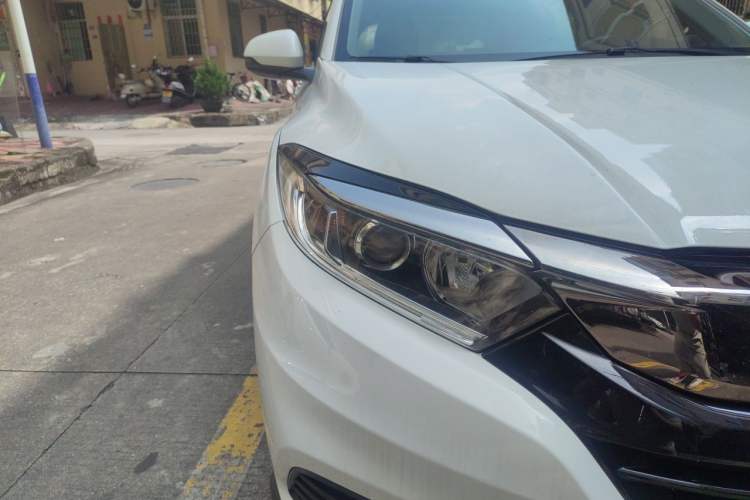 Used Honda Vezel 2022 1.5L CVT Elite Smart Edition Right Front Headlight