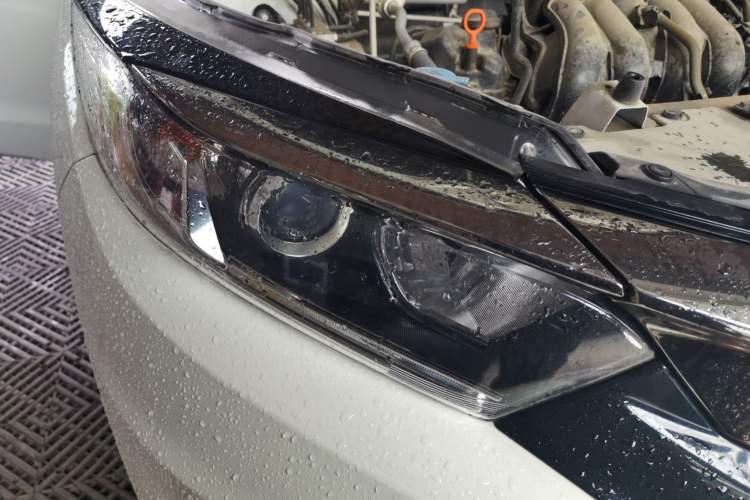 Used Honda Vezel 2022 1.5L CVT Elite Smart Edition Right Front Headlight
