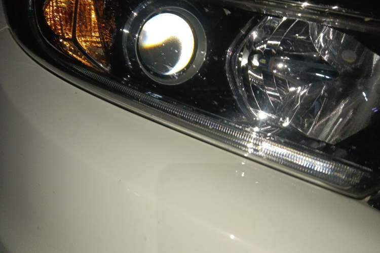 Used Honda Vezel 2022 1.5L CVT Phantom Night Pioneer Edition Right Front Headlight