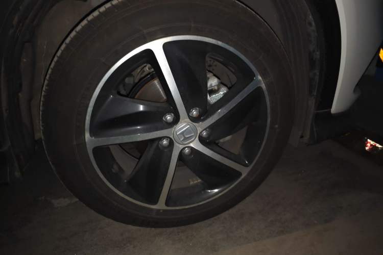 Used Honda Vezel 2022 1.5L CVT Elite Smart Edition Right Front Wheel Hub
