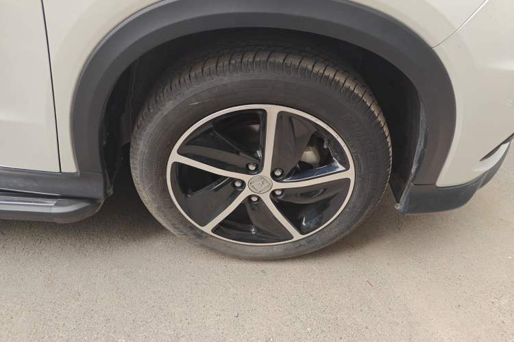 Used Honda Vezel 2022 1.5L CVT Phantom Night Pioneer Edition Right Front Wheel Hub