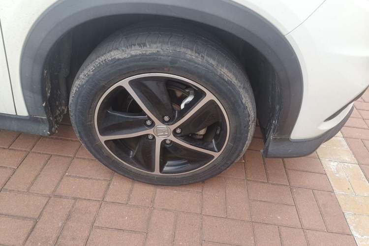 Used Honda Vezel 2022 1.5L CVT Phantom Night Pioneer Edition Right Front Wheel Hub