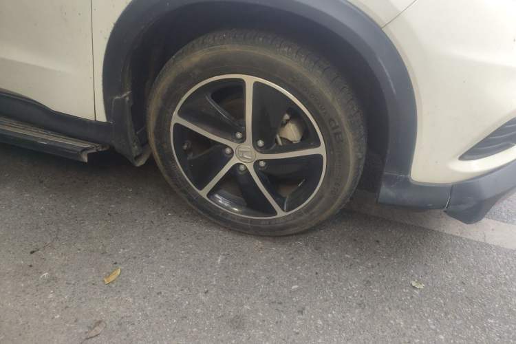 Used Honda Vezel 2022 1.5L CVT Phantom Night Pioneer Edition Right Front Wheel Hub