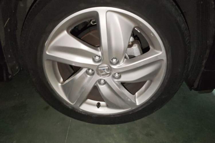 Used Honda Vezel 2022 1.5L CVT Elite Smart Edition Right Front Wheel Hub