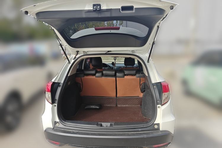 Used Honda Vezel 2022 1.5L CVT Elite Smart Edition Trunk