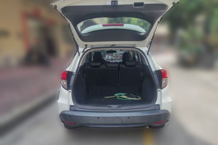 Used Honda Vezel 2022 1.5L CVT Elite Smart Edition Trunk