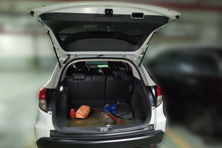 Used Honda Vezel 2022 1.5L CVT Elite Smart Edition Trunk